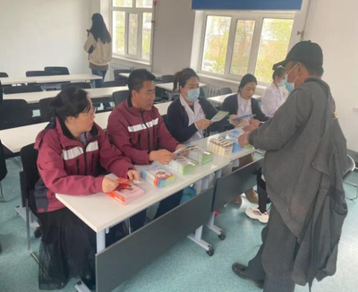 扎賚諾爾區(qū)衛(wèi)生健康委員會(huì)開(kāi)展食品營(yíng)養(yǎng)日與家庭醫(yī)生簽約宣傳活動(dòng)