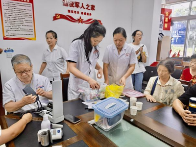 雨城區(qū)關(guān)工委社區(qū)工作團(tuán) 暑期黨史教育與心理健康關(guān)愛(ài)活動(dòng)中的營(yíng)養(yǎng)健康咨詢(xún)服務(wù)